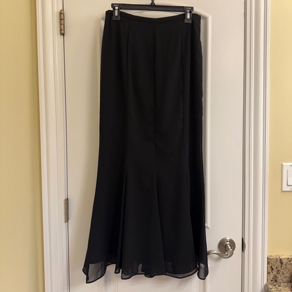 Scarlett Black Maxi Trumpet Skirt
